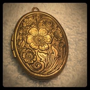 Vintage oval locket